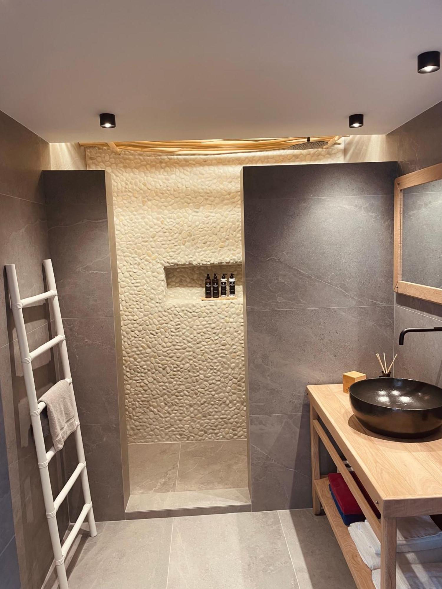 Peter'S Sea And Sαnd Residence 아다마스 외부 사진